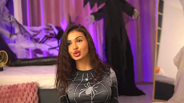 LilaRoses' Webcam Show