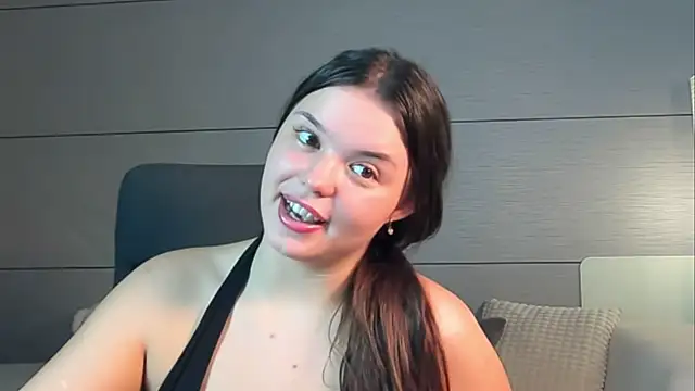 Chat XXX en directo de Laraaa_Loom