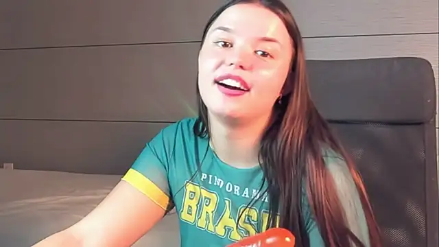 Laraaa_Loom 现场XXX聊天