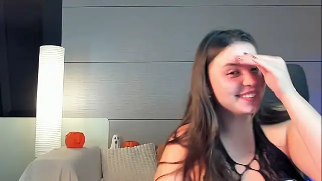 Czat XXX na żywo – Laraaa_Loom