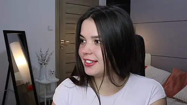 Laraaa_Loom XXX чат на живо