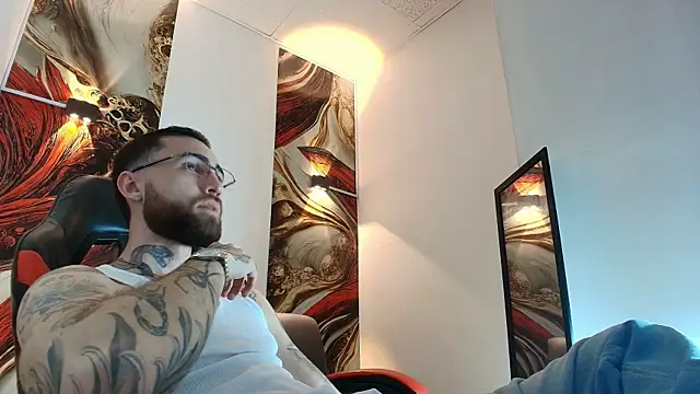 Pokazy przed kamerką – Luke_davis01