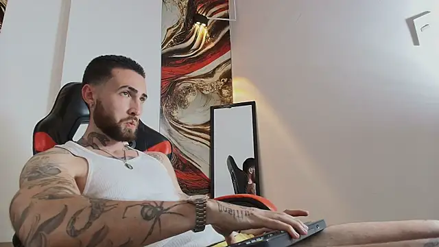 Pokazy przed kamerką – Luke_davis01