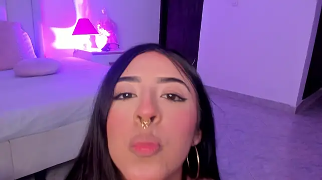 Czat XXX na żywo – Mirandaa_Rogers