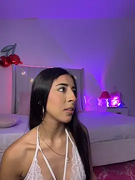 Mirandaa_Rogersのウェブカメラショー
