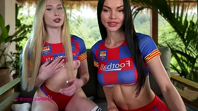 AmyLeeplayn Webbikameraesitys