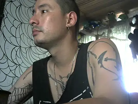 Show modela vampireathome na web-kameri
