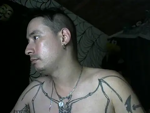 Show modela vampireathome na web-kameri