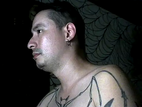 Show modela vampireathome na web-kameri