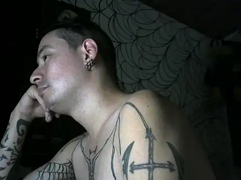 Show modela vampireathome na web-kameri