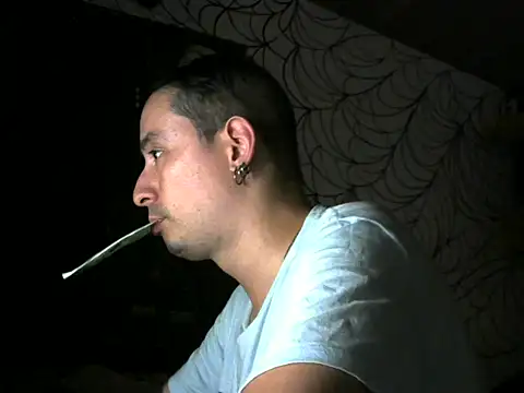 Show modela vampireathome na web-kameri