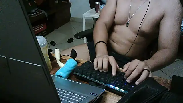 optimalperformance7093's Webcam Show