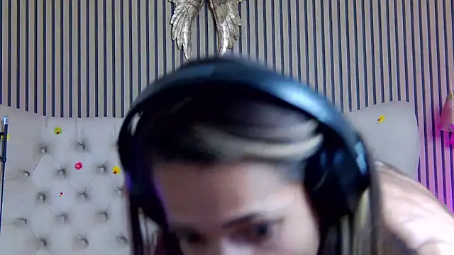 PlayfulShow Webcam show