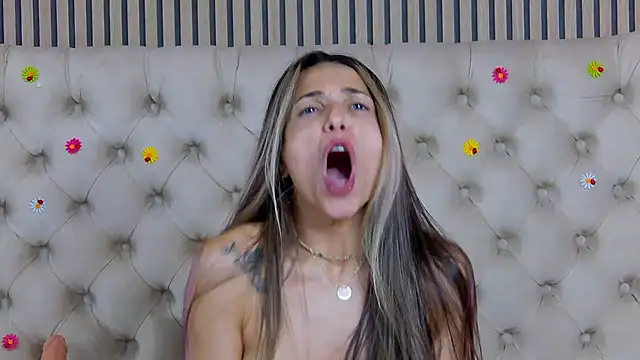 PlayfulShow Webcam show