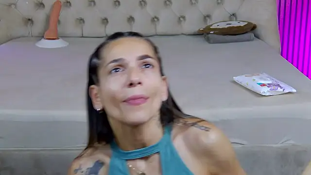 PlayfulShow live XXX chat