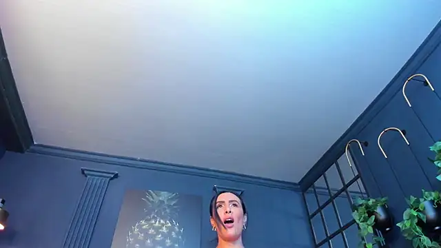 scarlet_edwars Show in webcam