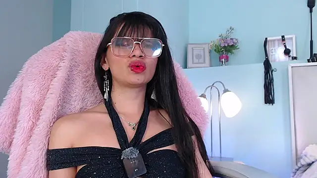 Emerald_gh's Live XXX Chat