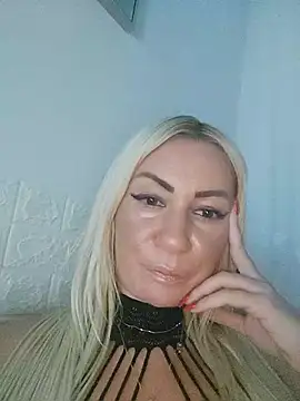 visnjica's Live Sex Cam Show