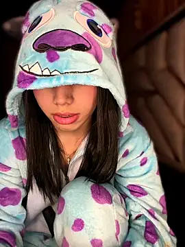 عرض كام Laura-Khalifa