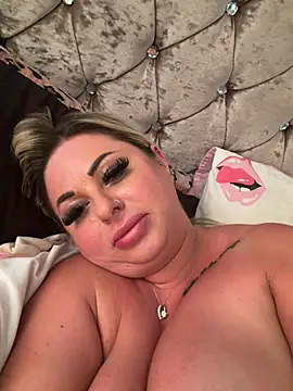GemaJBusty Chat XXX in diretta