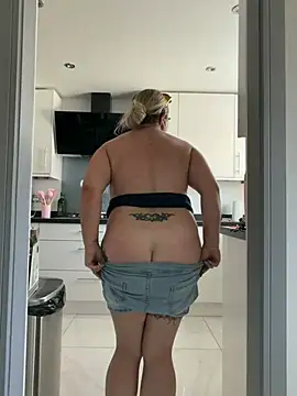 GemaJBusty's Live XXX Chat