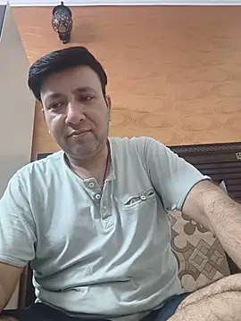 13hornyy 网络视讯表演
