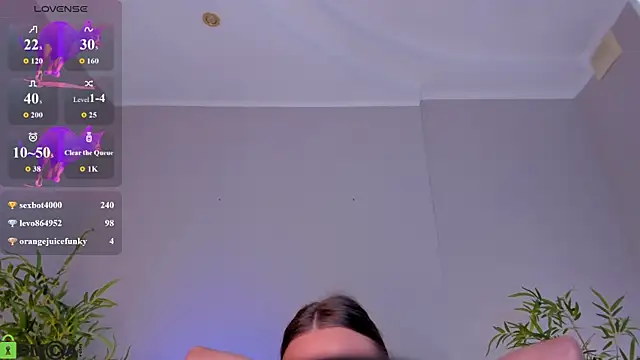 Chat +18 de miiss__lulu ao vivo