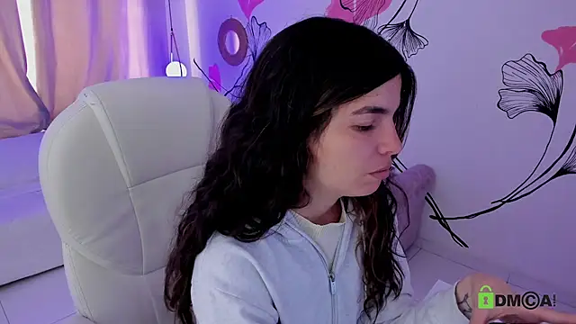 Isabela_Fiorelli Adlı Modelin Canlı XXX Sohbeti
