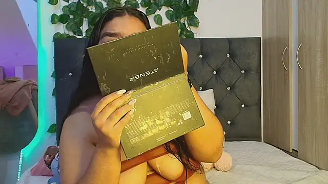 lauravince's Live XXX Chat