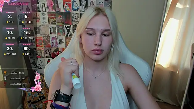 EvelinaLuu's Live XXX Chat