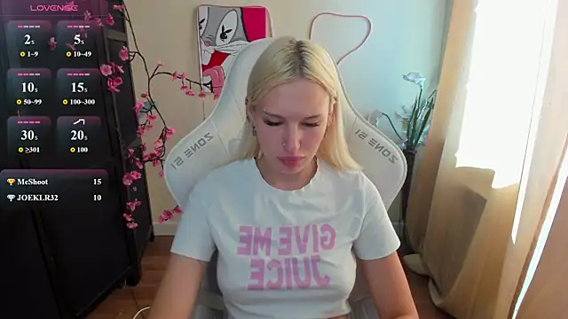 EvelinaLuu's Live XXX Chat