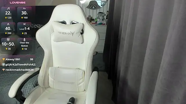 EvelinaLuu's Webcam Show