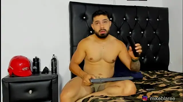 mikeblaree Pertunjukan Webcam