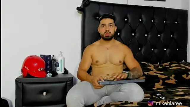 mikeblaree Pertunjukan Webcam
