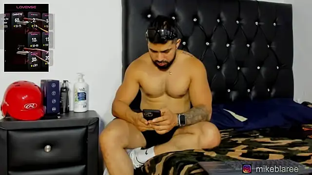 mikeblaree live XXX chat