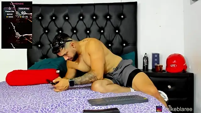 mikeblaree Pertunjukan Webcam