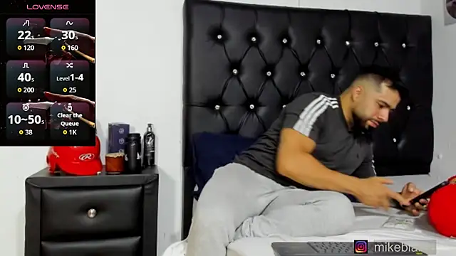 mikeblaree Pertunjukan Webcam