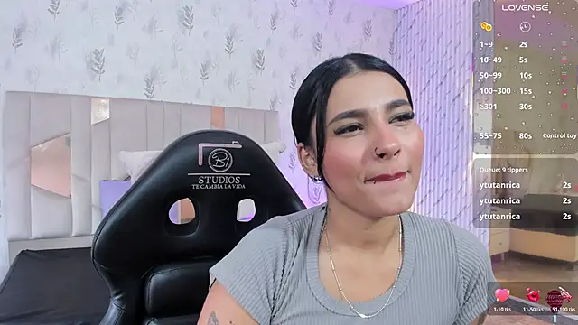 Chat +18 de Gaby_tay1 ao vivo