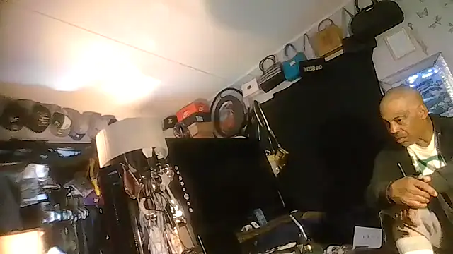 Chat soba uživo modela ShysluutGia
