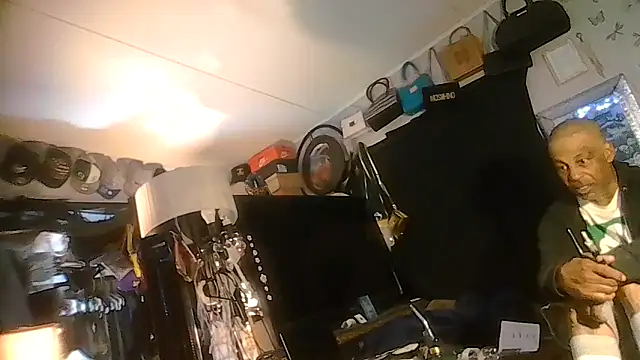 Sala de chat en directo de ShysluutGia