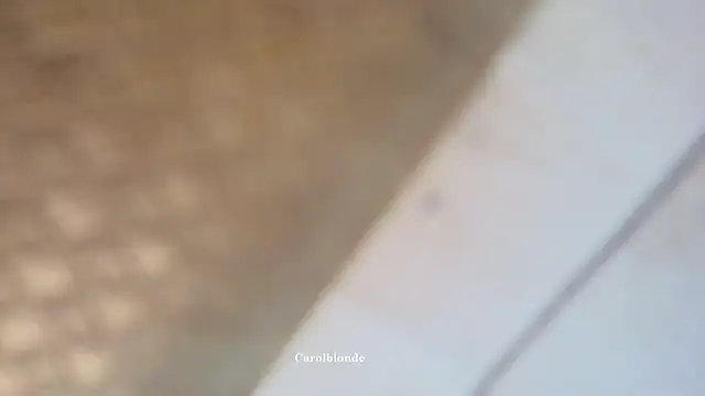Pokój czatu na żywo – Carolblonde