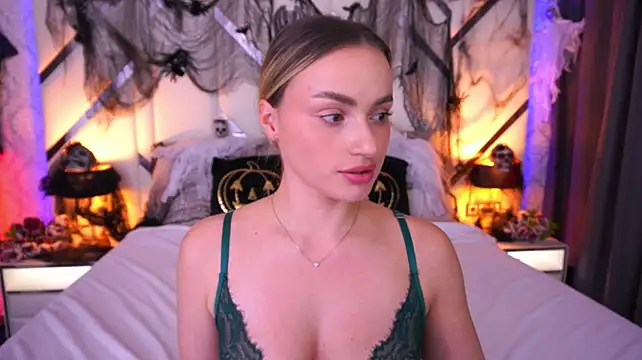 Show modela LindsieGreyy na web-kameri