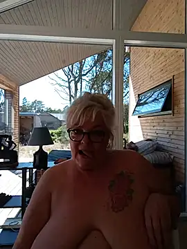 Show de HotSilli152 na webcam