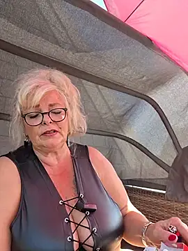 HotSilli152 – webcam-show