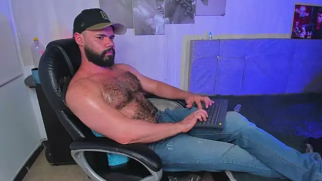 Show modela Luke_Diaz7 na web-kameri