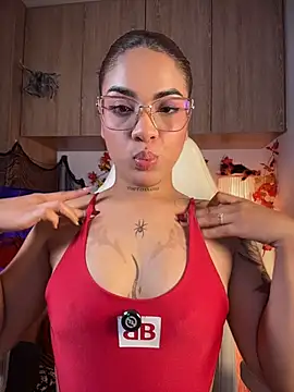 Maryybellax Chat XXX live