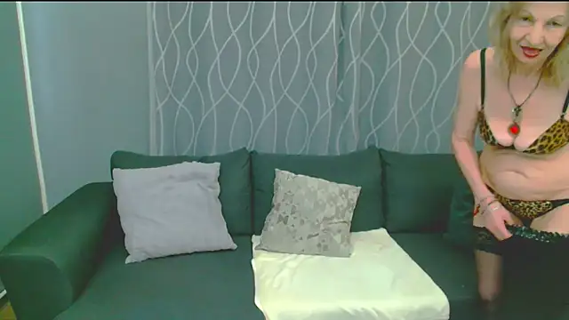 Chat +18 de adeleadison ao vivo