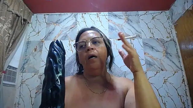 alina_maturehot 网络视讯表演
