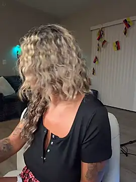 bossyroxy84's Webcam Show