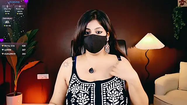 Show modela Mysterious_krishaa na web-kameri
